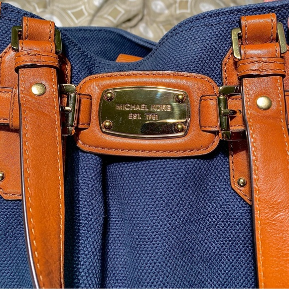 Michael Kors Gansevoort Handbag - Picture 3 of 11